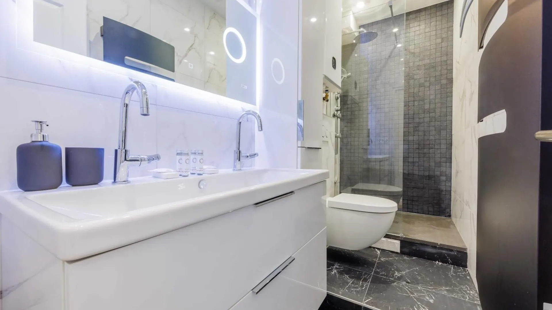 Charmant Appartement 2Br-6P - Gare De L'Est パリ 0*,