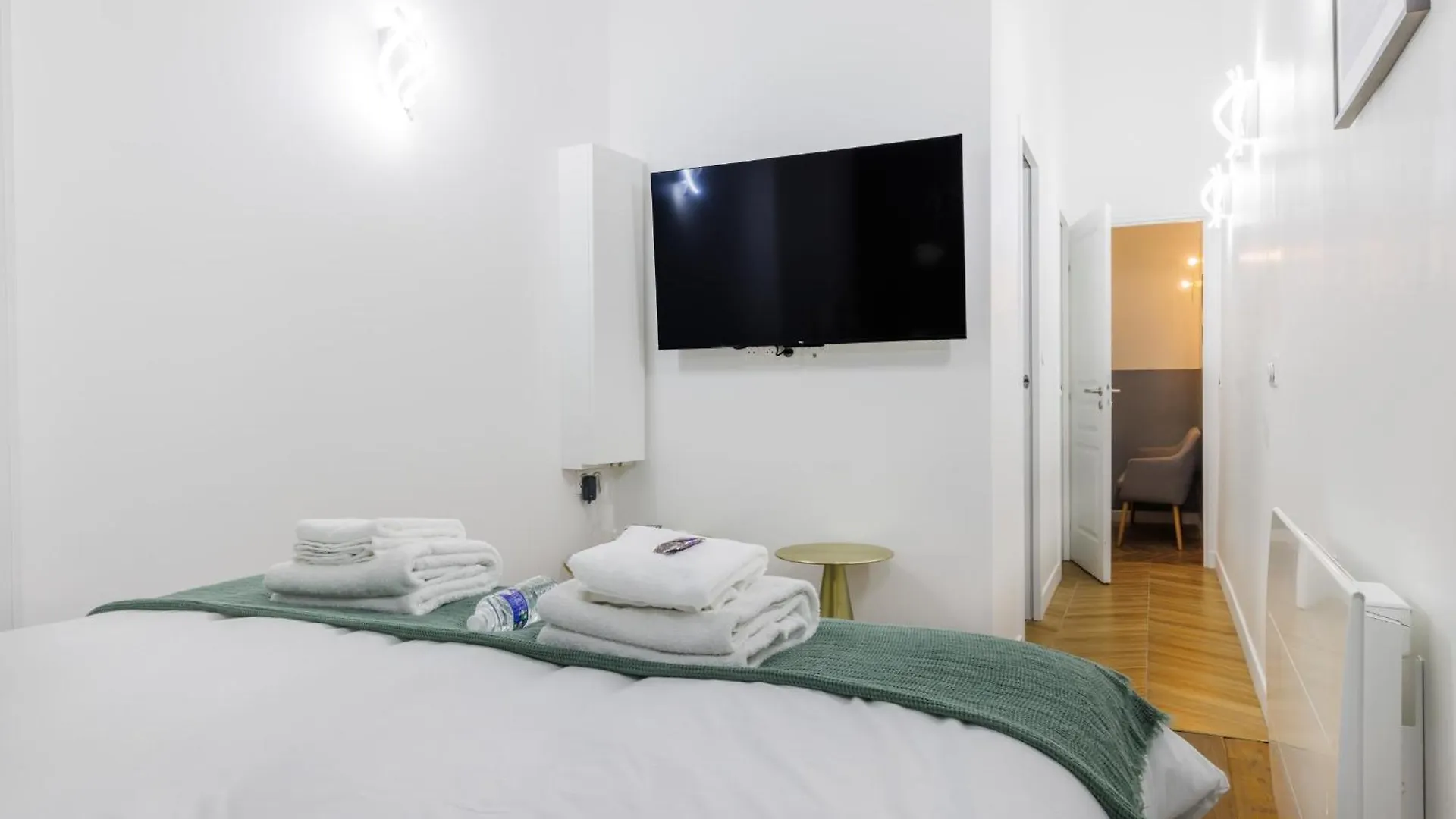 Charmant Appartement 2Br-6P - Gare De L'Est Paris 0*,