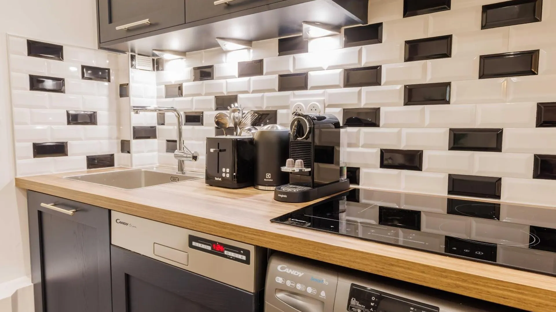 Charmant Appartement 2Br-6P - Gare De L'Est Paris Apartment